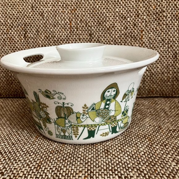 Vintage Figgjo lidded casserole, Market design - Picture 1 of 14